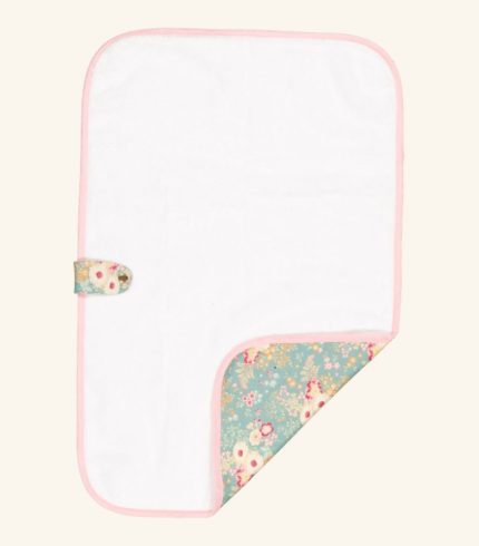 une doublure intérieure avec un tissu déperlant le rend imperméable sur le moment